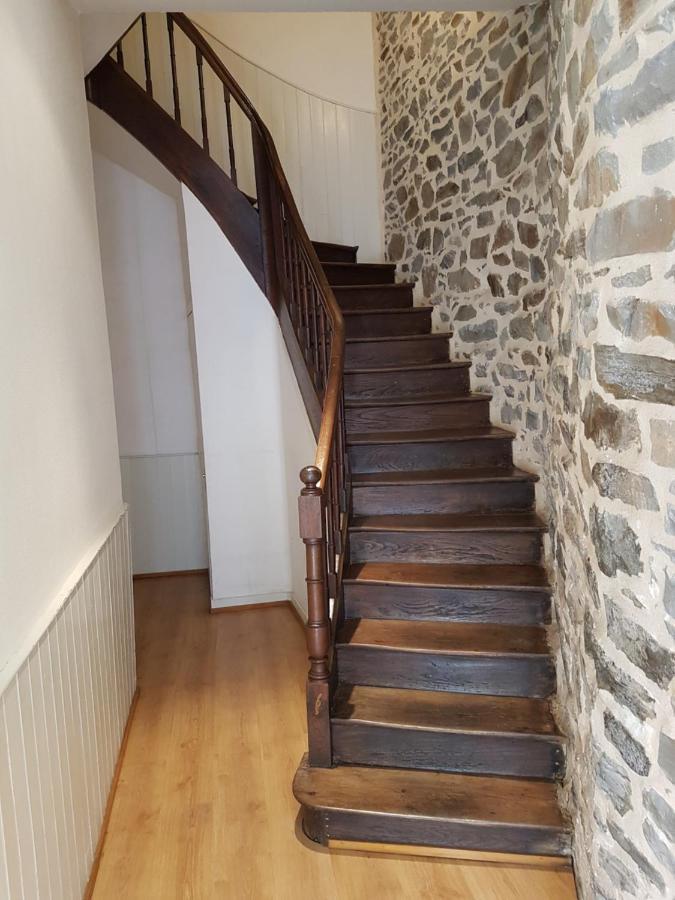 Fougères Bel Appartement, Bien Equipe Et Confortable Dans Le Centre Historique מראה חיצוני תמונה