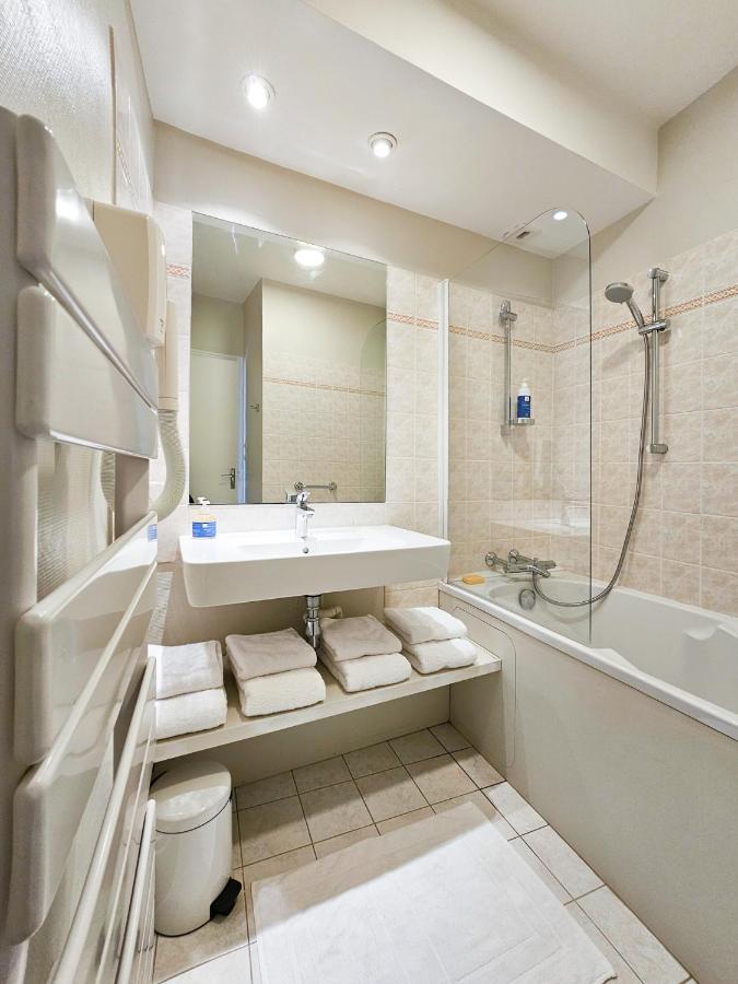 Fougères Bel Appartement, Bien Equipe Et Confortable Dans Le Centre Historique מראה חיצוני תמונה