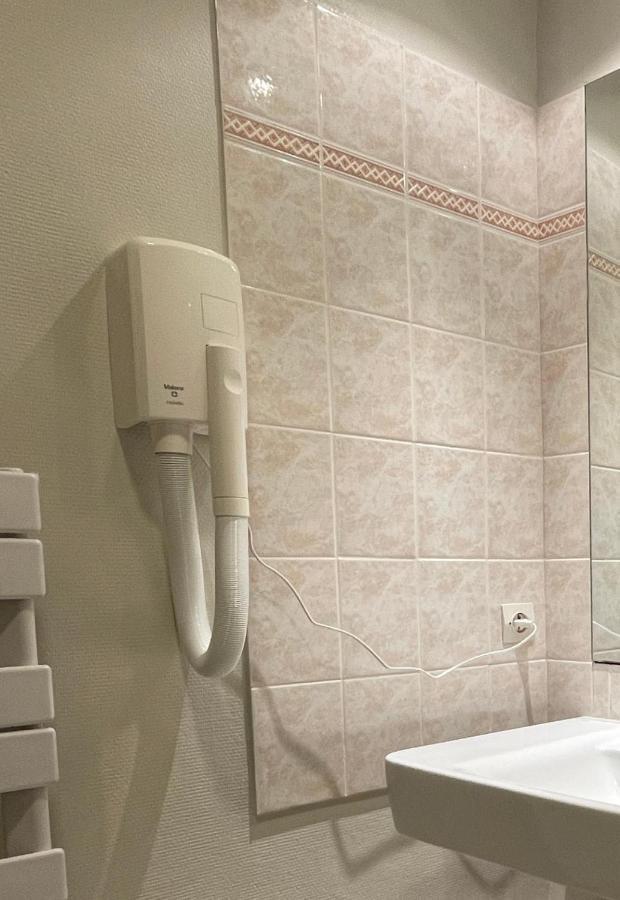 Fougères Bel Appartement, Bien Equipe Et Confortable Dans Le Centre Historique מראה חיצוני תמונה